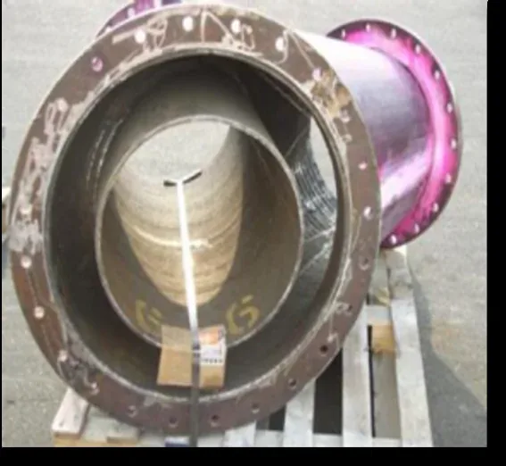 Double pipe made with wear plate